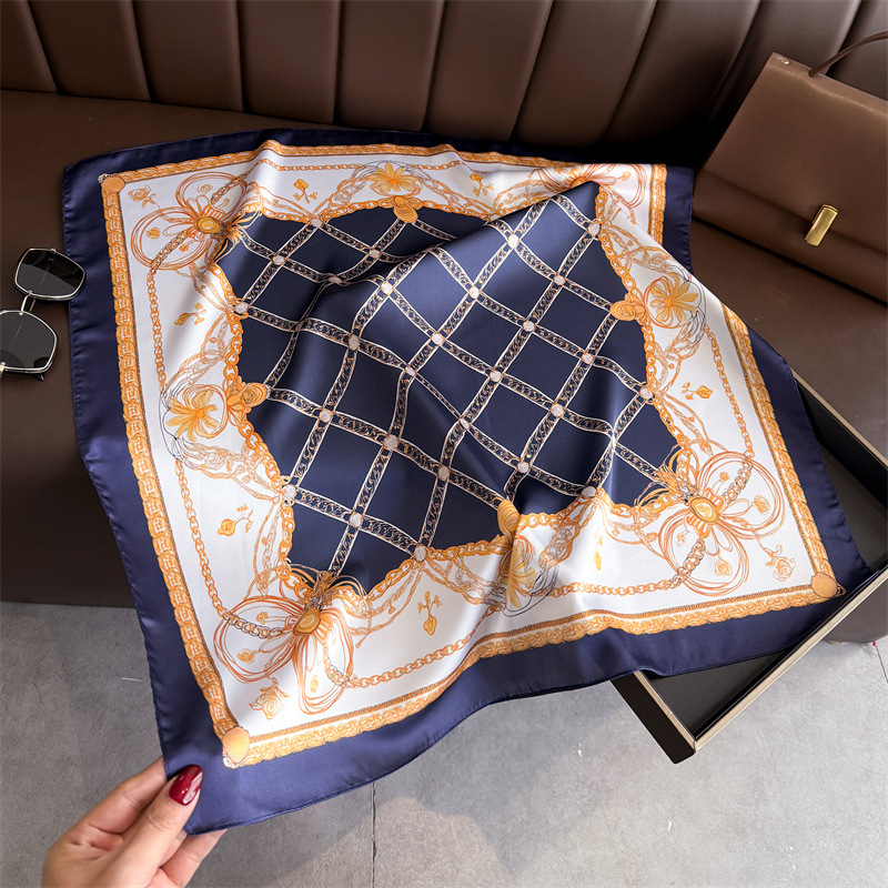 Blue Classic Chain Print Squar - Scarf Silk Square 评论和价格